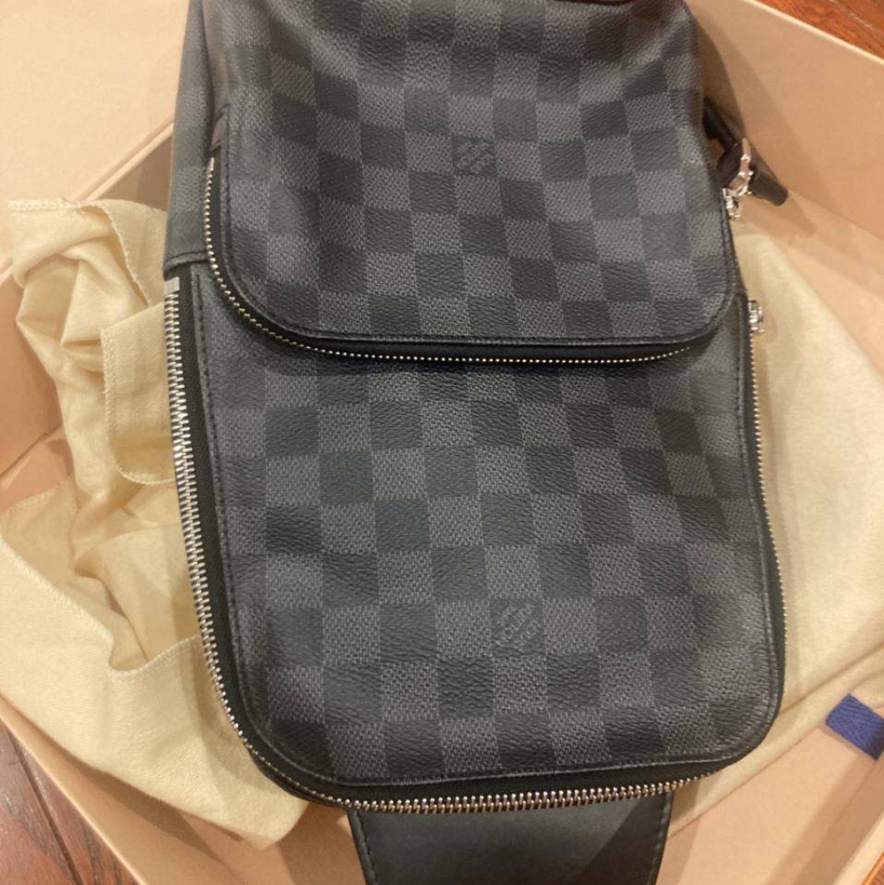 Louis Vuitton Bag - Picture 1 of 4